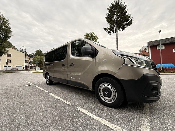 Renault Trafic 4 of 14