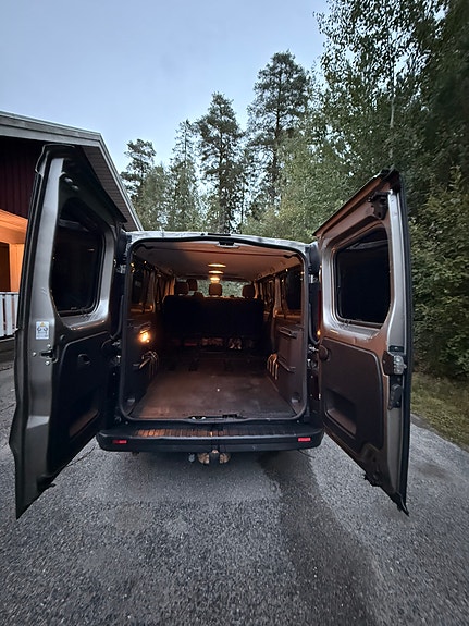 Renault Trafic 14 of 14
