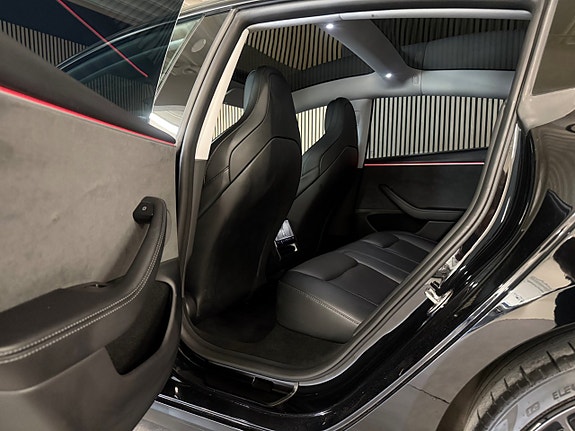 Tesla Model 3 14 of 29