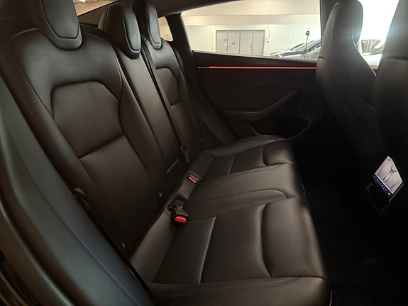 Tesla Model 3 25 of 29