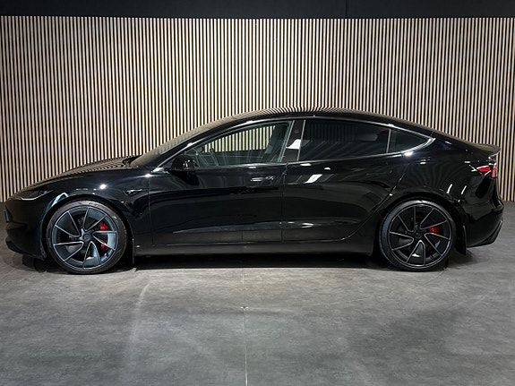 Tesla Model 3 7 of 29