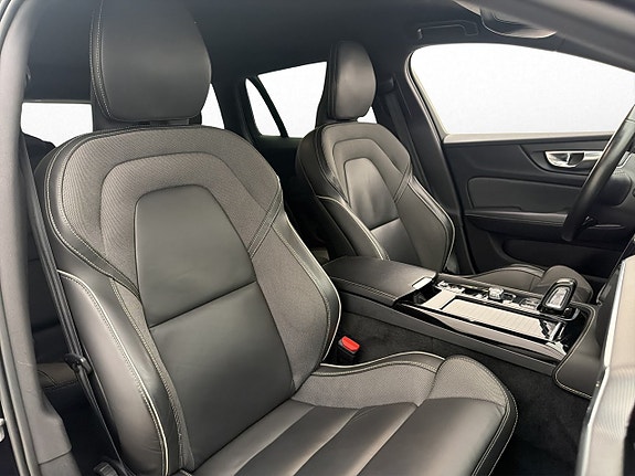 Volvo V60 11 of 30