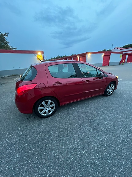 Peugeot 308 3 of 8