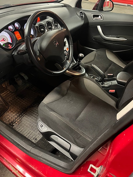 Peugeot 308 6 of 8