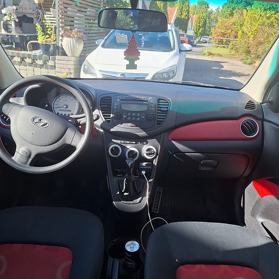Hyundai i10 7 of 9