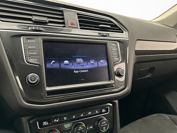 Volkswagen Tiguan 18 of 30