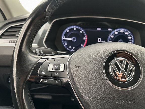 Volkswagen Tiguan 16 of 30