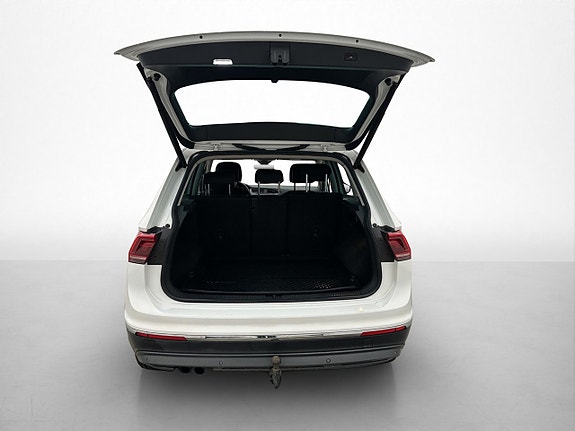Volkswagen Tiguan 8 of 30
