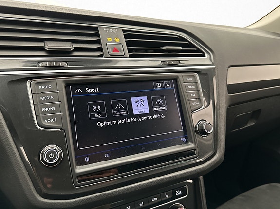 Volkswagen Tiguan 19 of 30