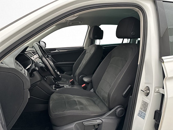 Volkswagen Tiguan 12 of 30