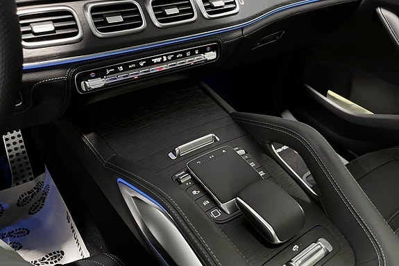 Mercedes-Benz GLE53 12 of 14