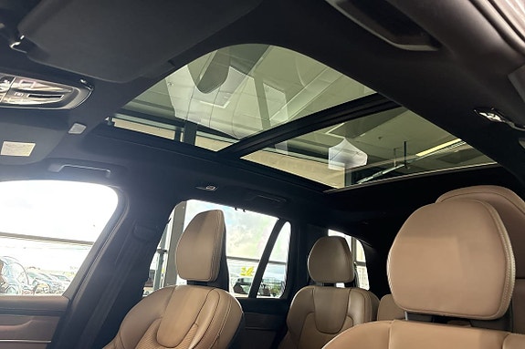 Volvo XC90 17 of 21