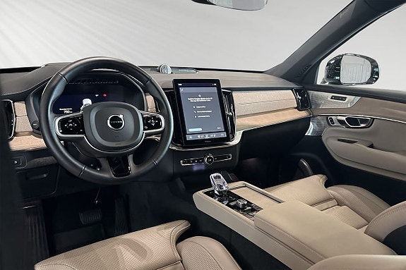 Volvo XC90 9 of 21