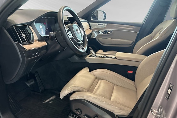 Volvo XC90 7 of 21