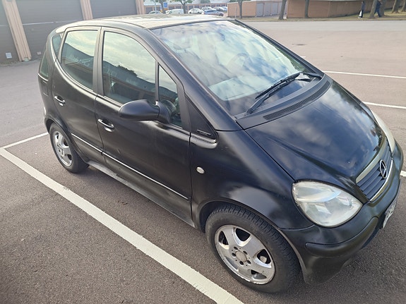 Mercedes-Benz A140 2 of 4