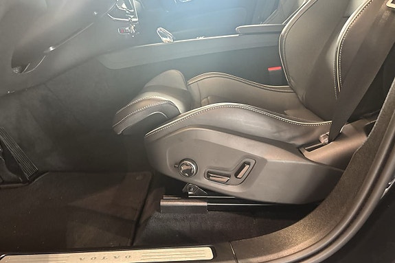 Volvo XC60 17 of 24