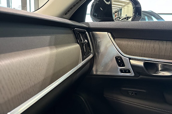 Volvo V90 25 of 30