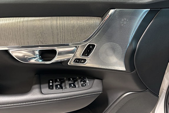 Volvo V90 23 of 30