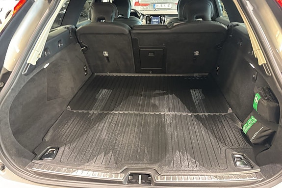 Volvo V90 13 of 30