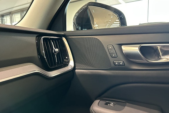 Volvo V60 22 of 25