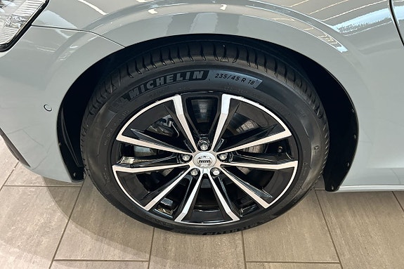 Volvo V60 12 of 25