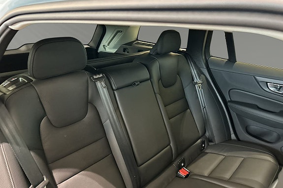Volvo V60 11 of 25
