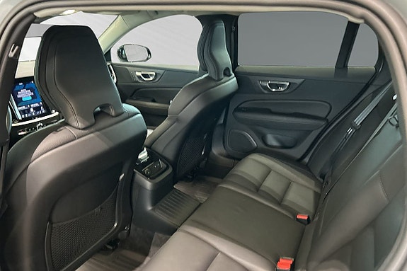 Volvo V60 8 of 25