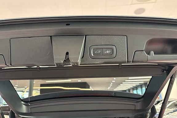 Volvo XC60 15 of 30