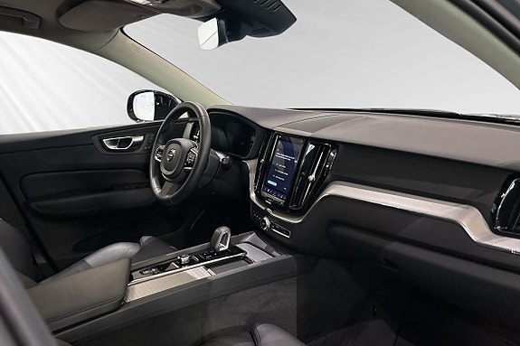 Volvo XC60 10 of 30