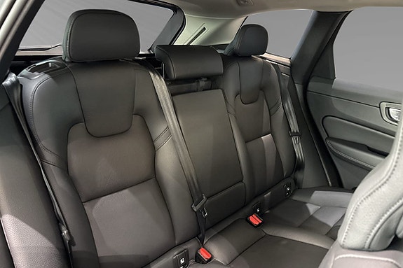 Volvo XC60 11 of 30