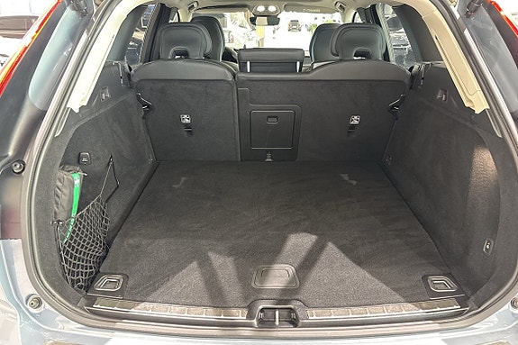 Volvo XC60 13 of 30