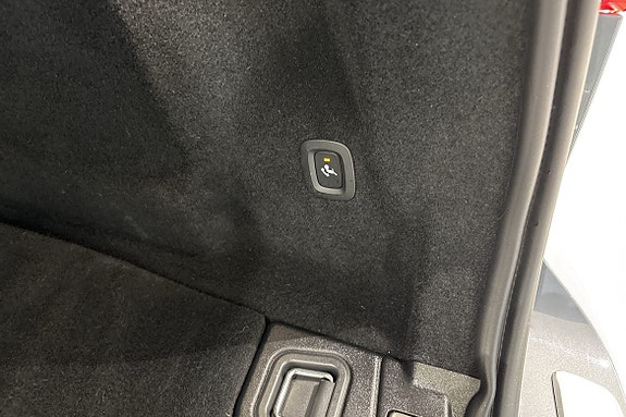 Volvo XC60 14 of 30
