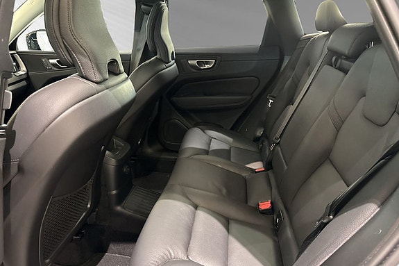 Volvo XC60 8 of 30
