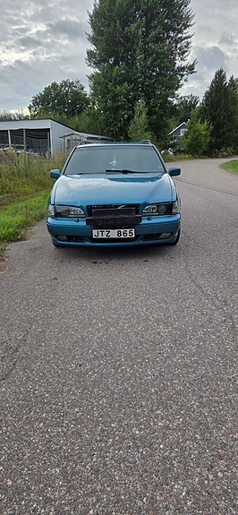 Volvo V70 4 of 14