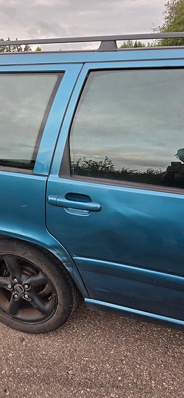Volvo V70 8 of 14
