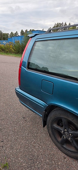 Volvo V70 10 of 14