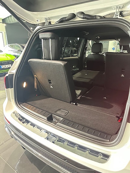 Mercedes-Benz GLB200 11 of 17