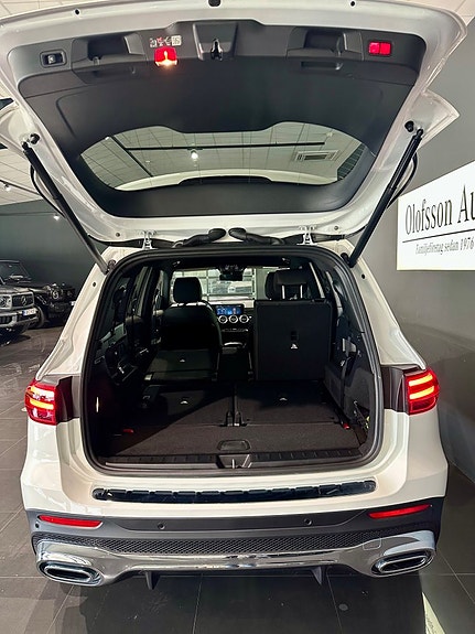 Mercedes-Benz GLB200 10 of 17