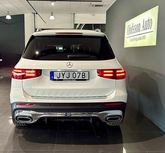 Mercedes-Benz GLB200 5 of 17