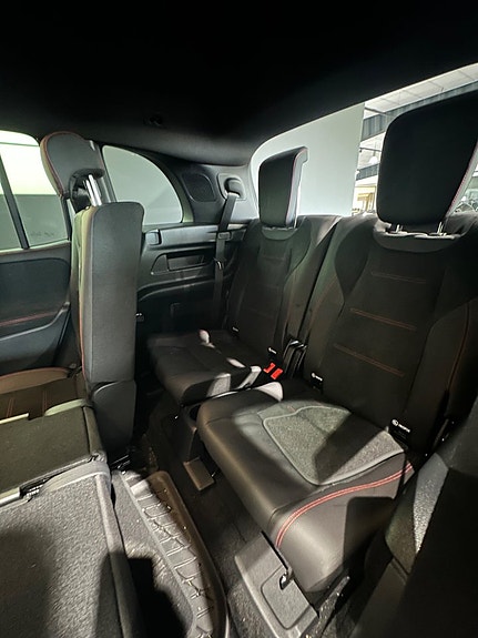 Mercedes-Benz GLB200 14 of 17