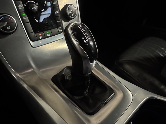 Volvo V70 14 of 19