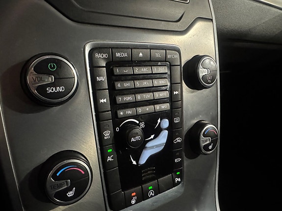 Volvo V70 13 of 19