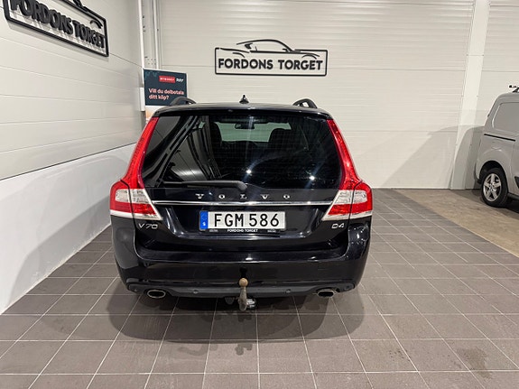 Volvo V70 8 of 19
