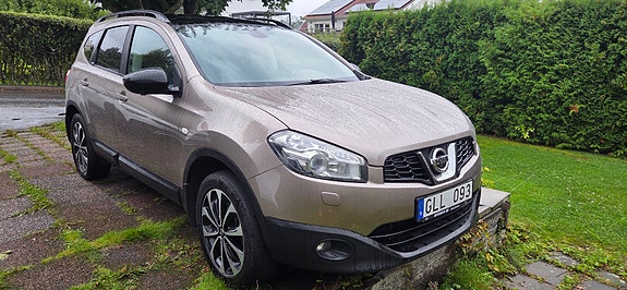 Nissan Qashqai+2 2 of 17