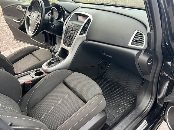 Opel Astra 17 of 30