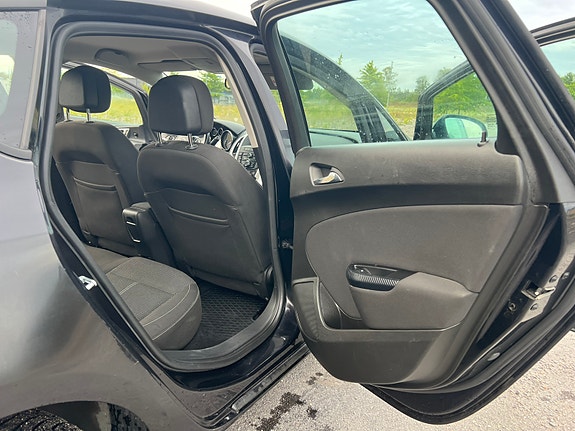 Opel Astra 13 of 30