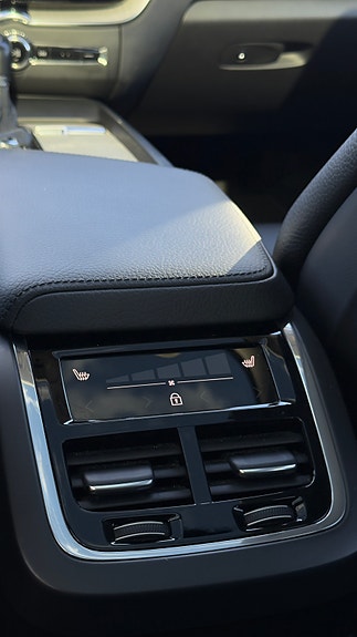 Volvo XC60 10 of 12