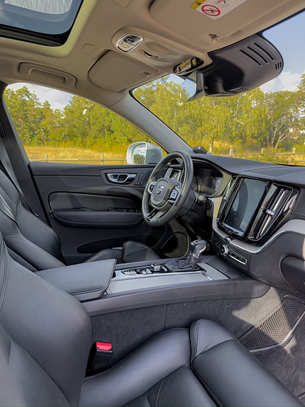 Volvo XC60 6 of 12