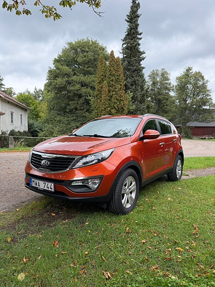 Kia Sportage 2 of 9
