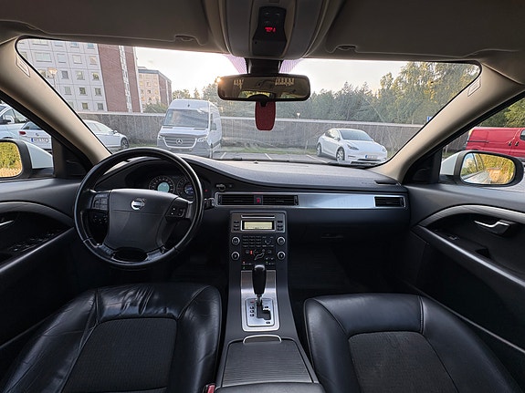 Volvo V70 6 of 9